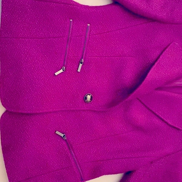Anne Klein Size 12 Tailored Fuchsia Jacket with Zipper Pockets and Front Button. - Picture 7 of 11